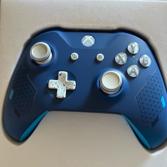 X box one controller - Picture 3 of 3